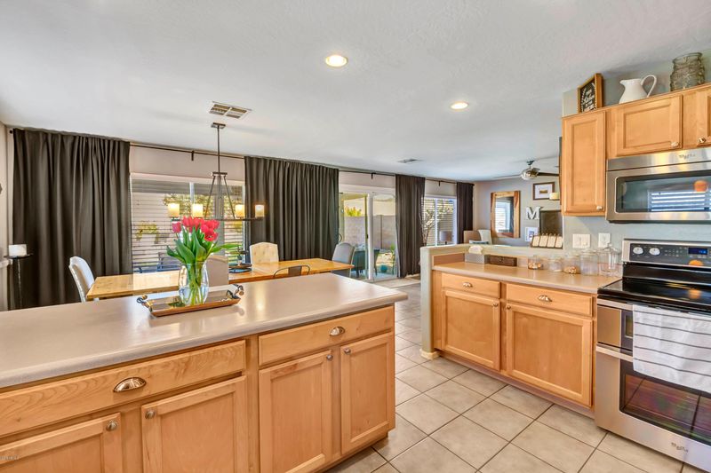 1338 E Escuda Dr, Phoenix, AZ 85024