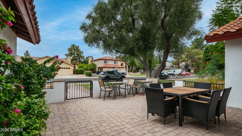 1338 E Sunburst Ln, Tempe, AZ 85284