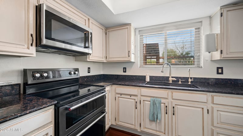 1338 E Sunburst Ln, Tempe, AZ 85284