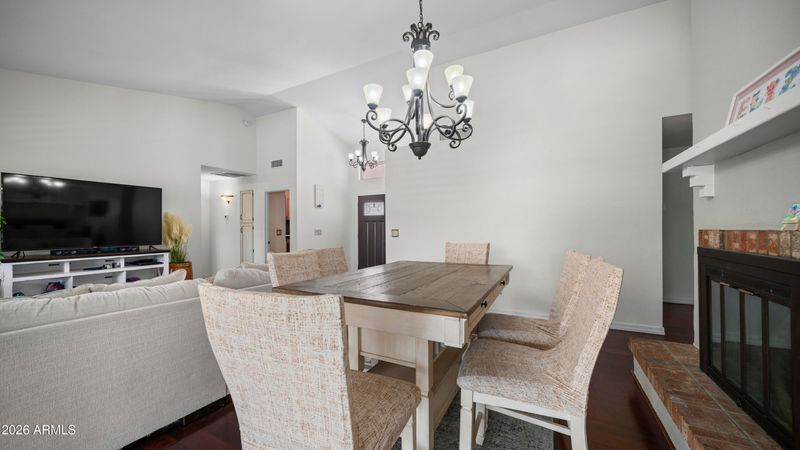 1338 E Sunburst Ln, Tempe, AZ 85284