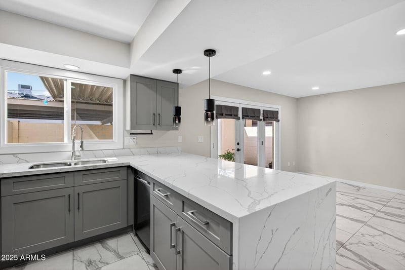 1339 44th St, Phoenix, AZ 85008