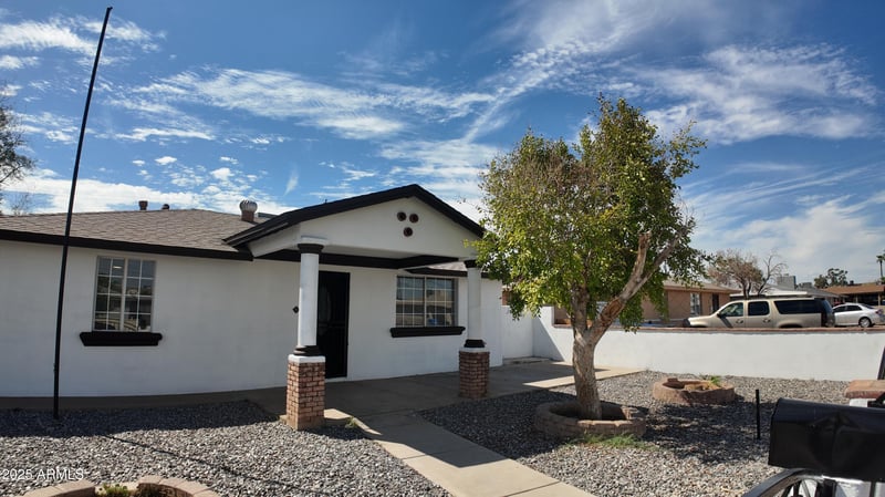 1340 38th Dr, Phoenix, AZ 85009