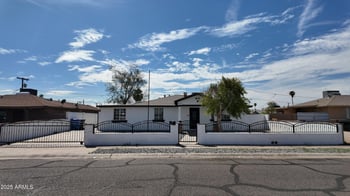 1340 38th Dr, Phoenix, AZ 85009