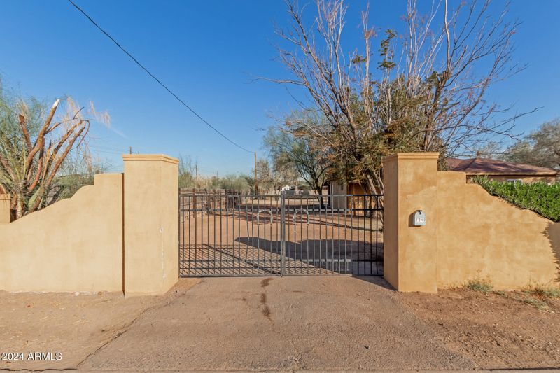 1340 W Romley Rd, Phoenix, AZ 85041