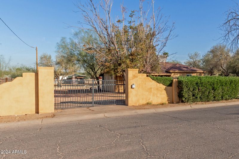 1340 W Romley Rd, Phoenix, AZ 85041