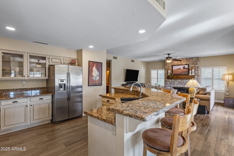 13402 Warpaint Dr, Phoenix, AZ 85044