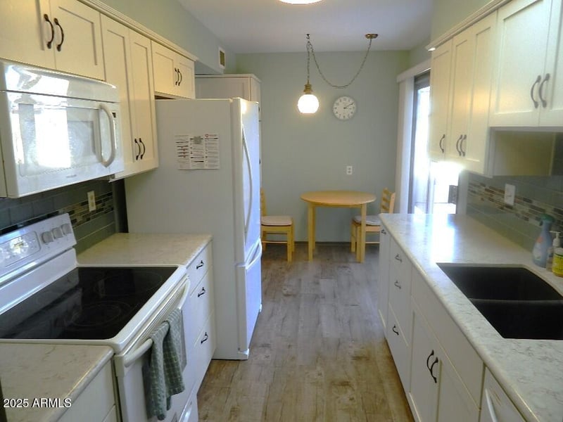 13411 Desert Glen Dr, Sun City West, AZ 85375