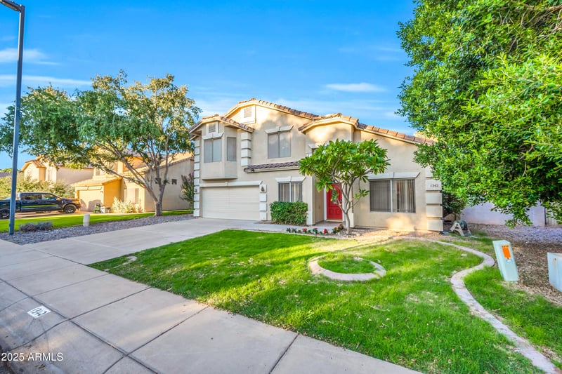 1342 Mckenna Ln, Gilbert, AZ 85233