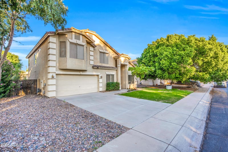 1342 Mckenna Ln, Gilbert, AZ 85233