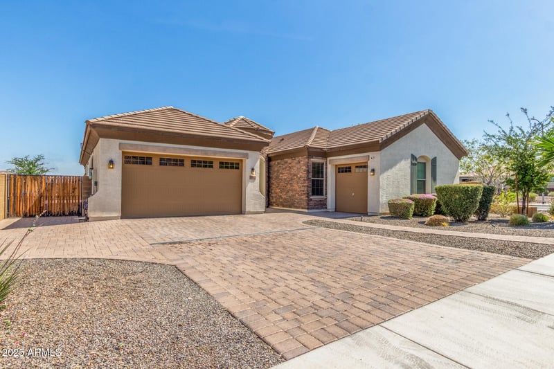 1342 Milada Dr, Phoenix, AZ 85042
