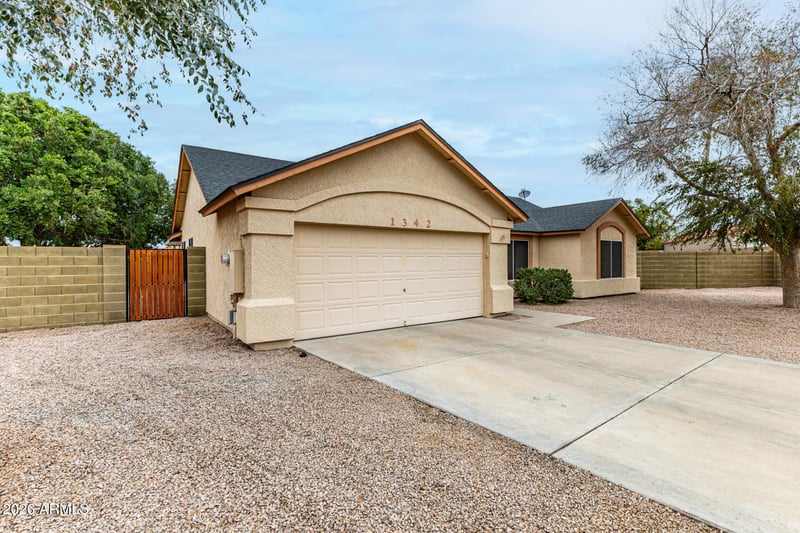 1342 61st Pl, Mesa, AZ 85205