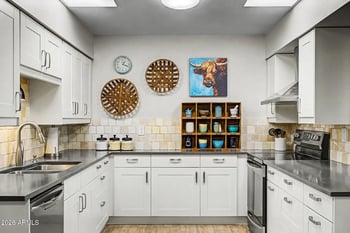 13420 N Hawthorn Dr, Sun City, AZ 85351