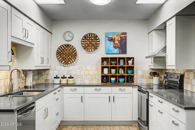 13420 N Hawthorn Dr, Sun City, AZ 85351