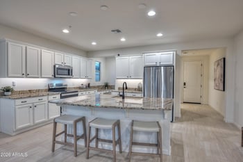 13426 Mayberry Trl, Peoria, AZ 85383