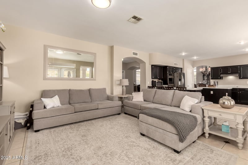 1343 Amberwood Dr, Phoenix, AZ 85048