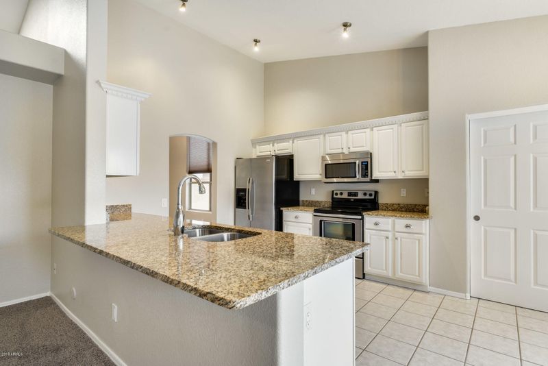 1343 E Redwood Ln, Phoenix, AZ 85048