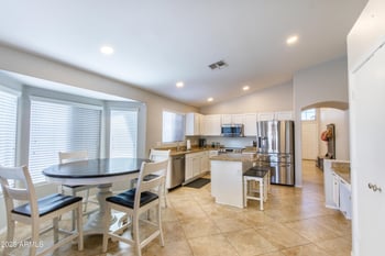 13437 84th Dr, Peoria, AZ 85381