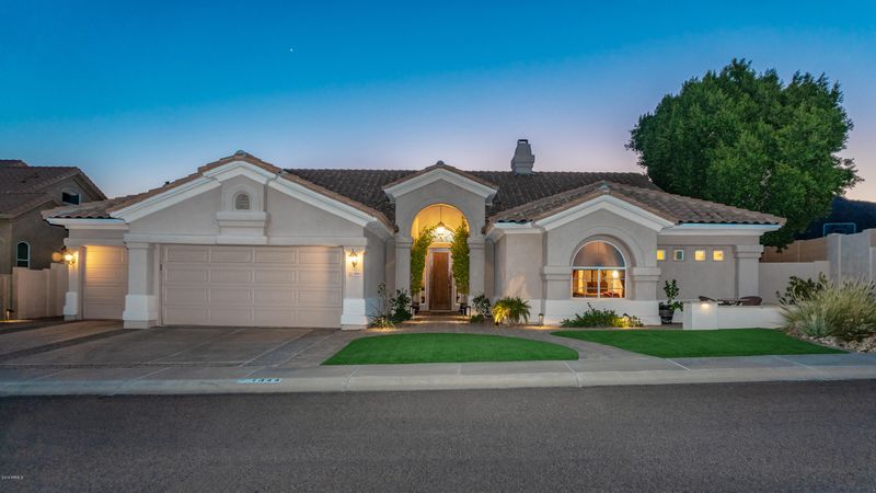 1344 E Desert Flower Ln, Phoenix, AZ 85048