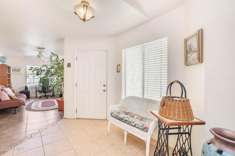 1345 E Cathedral Rock Dr, Phoenix, AZ 85048