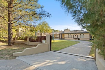 1345 Ocotillo Rd, Phoenix, AZ 85014