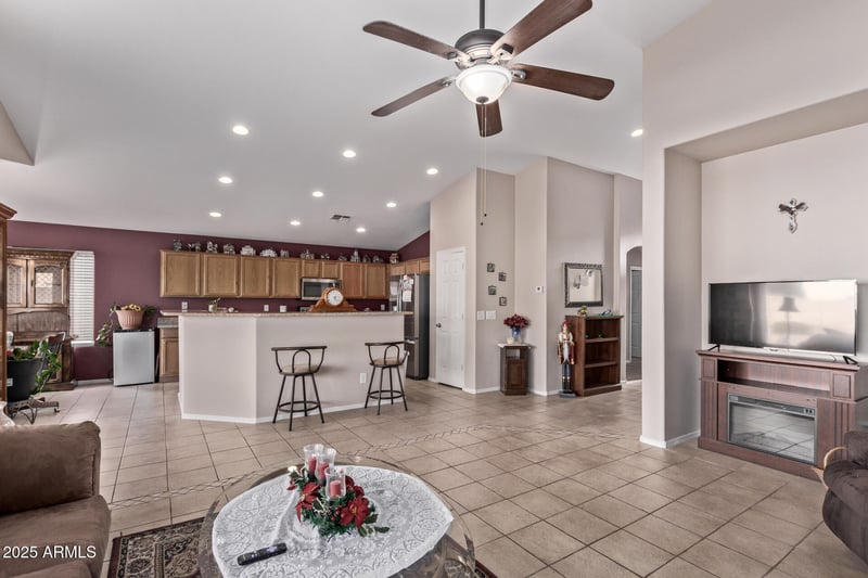 13450 Maui Ln, Surprise, AZ 85379