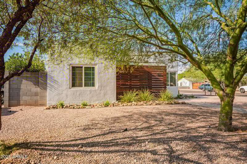 1346 Palm Ln, Phoenix, AZ 85006