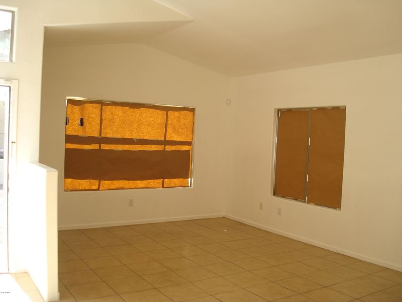 1346 W Roeser Rd, Phoenix, AZ 85041