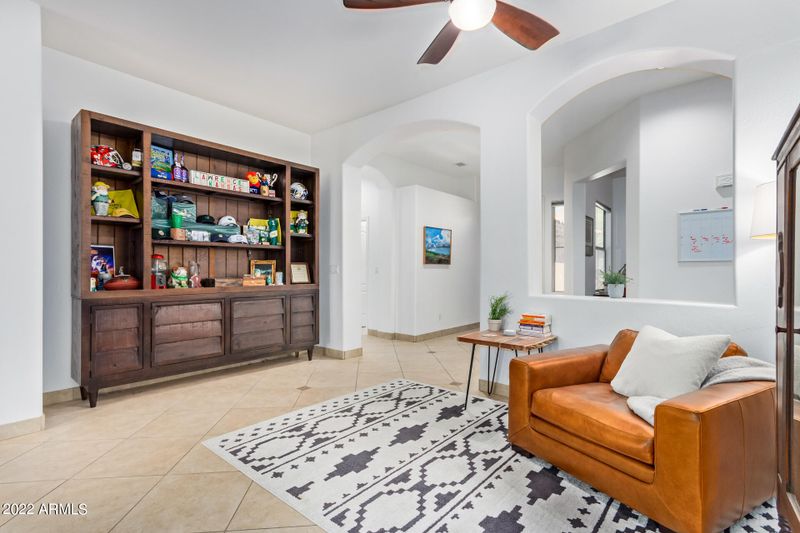 1347 W Deer Creek Rd, Phoenix, AZ 85045