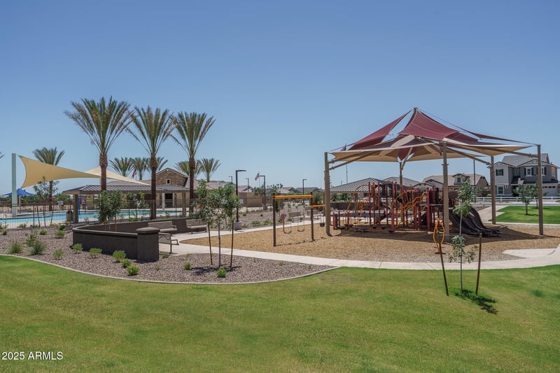 13472 157th Ln, Surprise, AZ 85379