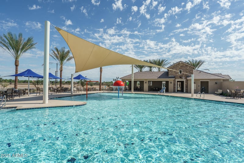 13472 157th Ln, Surprise, AZ 85379