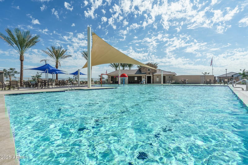 13472 157th Ln, Surprise, AZ 85379