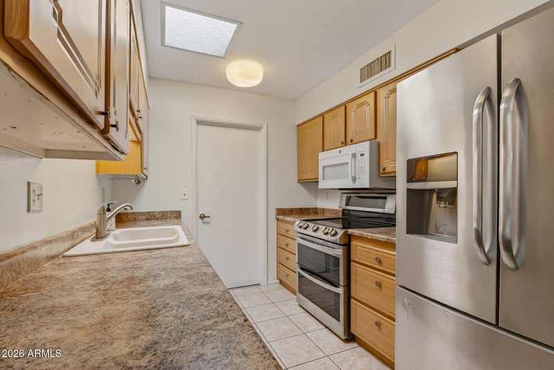 13482 Copperstone Dr, Sun City West, AZ 85375