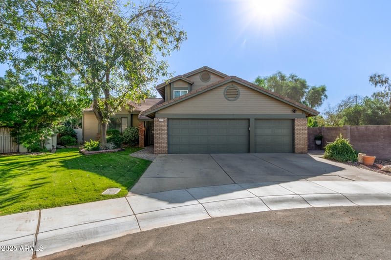 1349 Lobster Bay Cir, Gilbert, AZ 85234