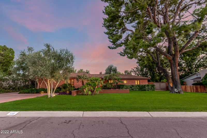 135 E Lamar Rd, Phoenix, AZ 85012