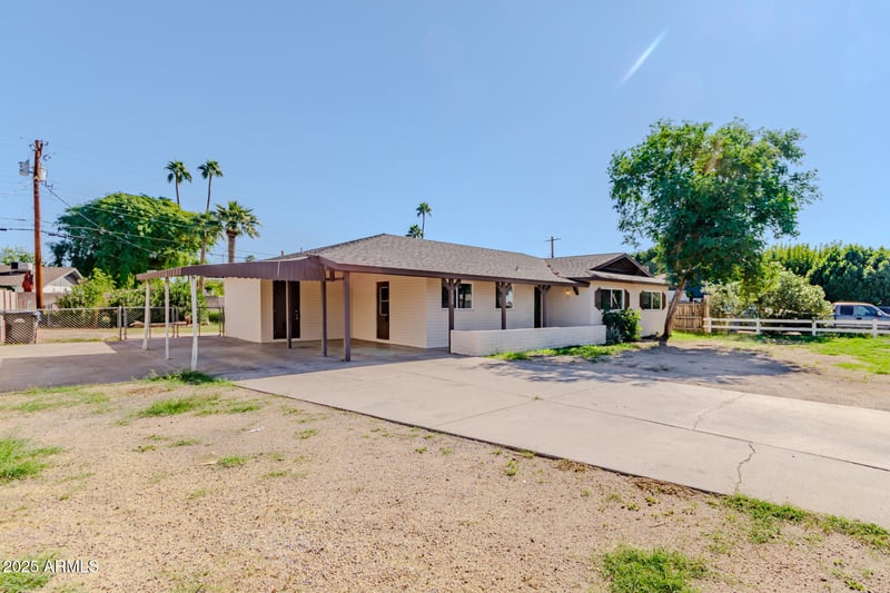 135 Stapley Dr, Mesa, AZ 85203