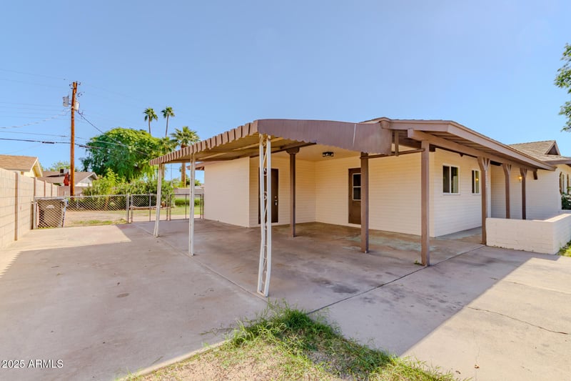 135 Stapley Dr, Mesa, AZ 85203