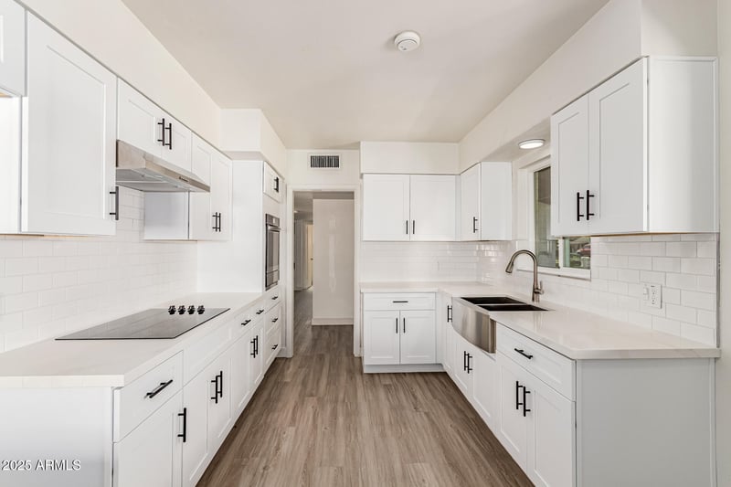 135 Stapley Dr, Mesa, AZ 85203