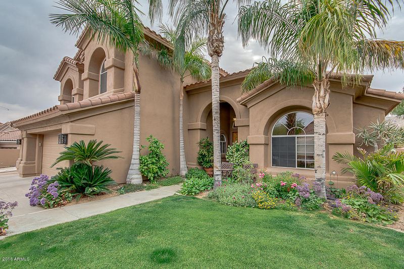 1350 E Desert Flower Ln, Phoenix, AZ 85048