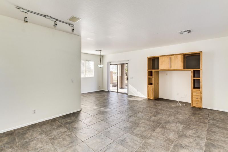 1350 E Dunbar Dr, Phoenix, AZ 85042