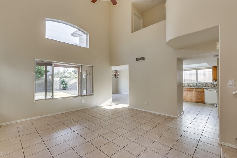 1351 E Helena Dr, Phoenix, AZ 85022