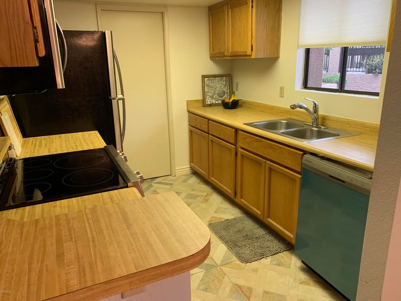 1352 E Highland Ave #105, Phoenix, AZ 85014