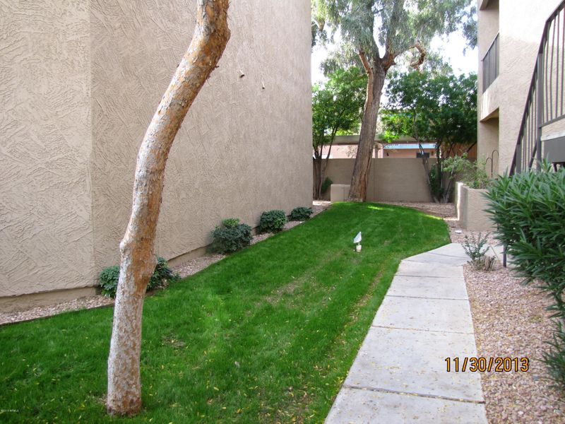 1352 E Highland Ave #110, Phoenix, AZ 85014