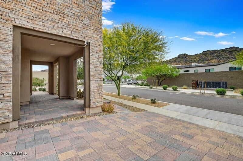 1352 E La Mirada Dr, Phoenix, AZ 85042