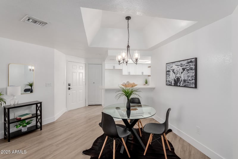 1352 Highland Ave #206, Phoenix, AZ 85014