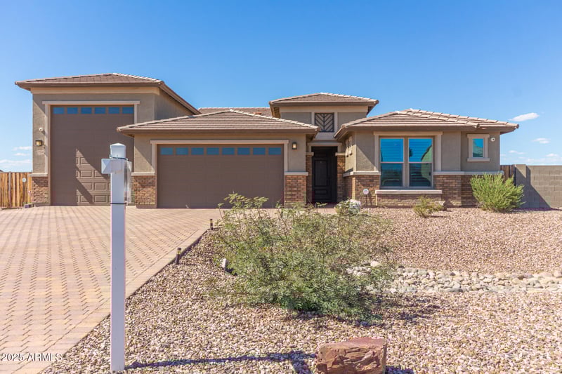 13524 Sierra Vista Dr, Glendale, AZ 85307