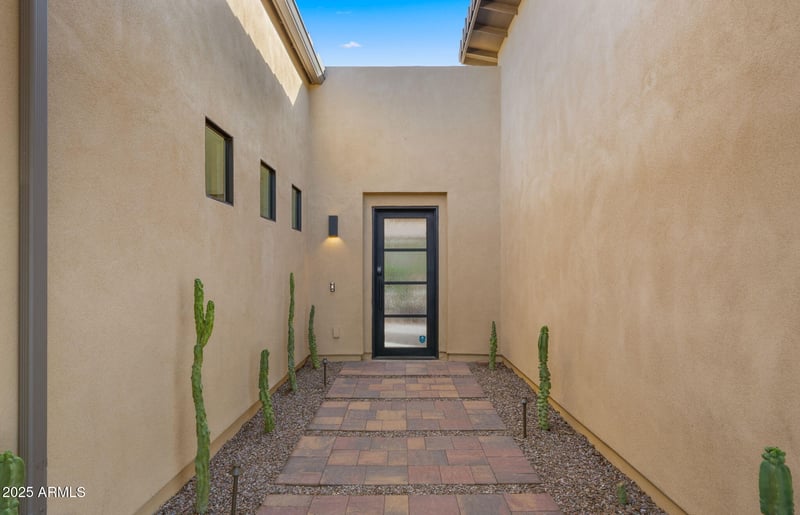 1353 Paseo Way, Phoenix, AZ 85042