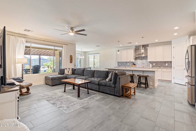 13531 Tuckey Ct, Glendale, AZ 85307