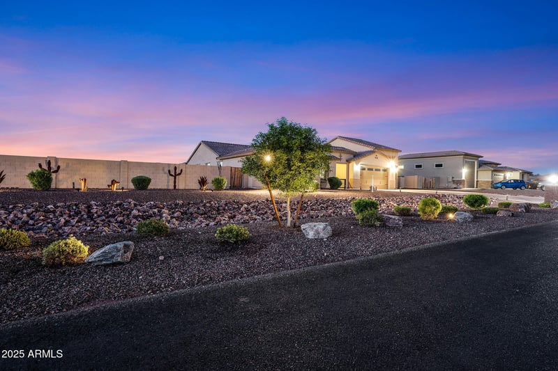 13532 Sierra Vista Dr, Glendale, AZ 85307