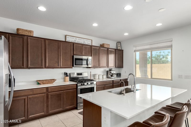 1354 Glass Ln, Phoenix, AZ 85042