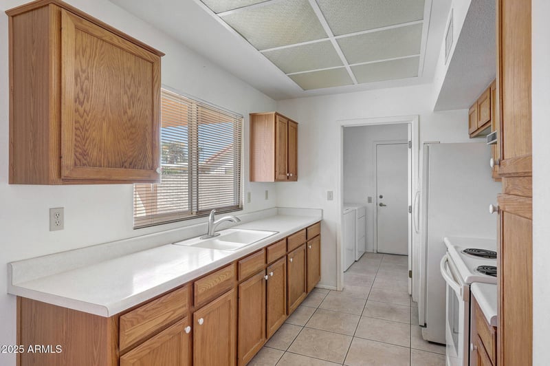 13547 Sky Hawk Dr, Sun City West, AZ 85375